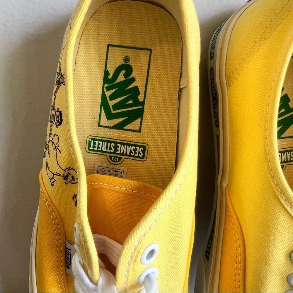 Vans NEW Sesame Street X Authentic Sesame Street Family Unisex Shoe Size 8 / 6.5 - Picture 9 of 11